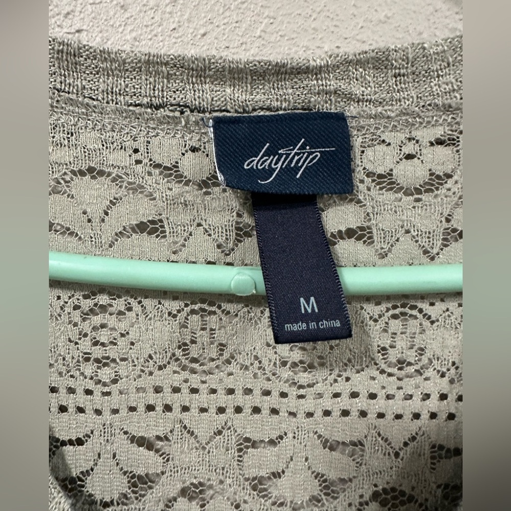 Daytrip Lace Basic Top - Picture 3 of 4